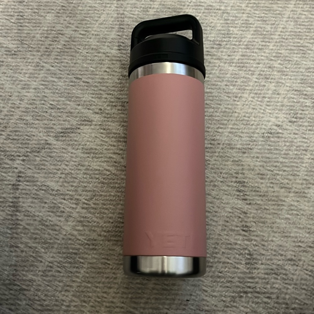 YETI Rambler 18 oz Bottle with Chug Cap Sandstone